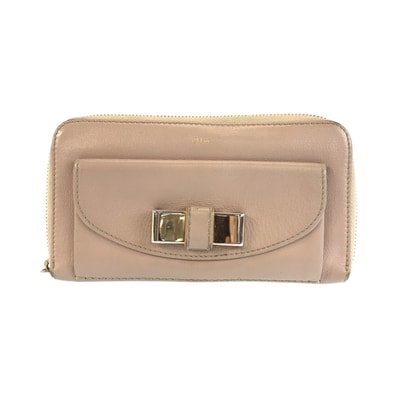 Chloe クロエ リリィ リボン ベージュ ゴールド金具 レザー 長財布 ロングウォレット 602591 【中古】