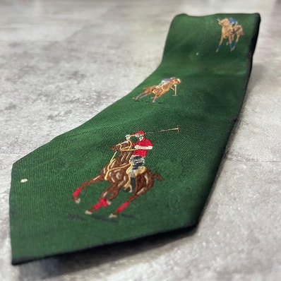 【Ralph Lauren】ラルフローレン ポロプレイヤー ポロ競技 騎手 乗馬 馬術 馬モチーフ 総柄 ネクタイ グリーン シルク100% 日本製 メンズ