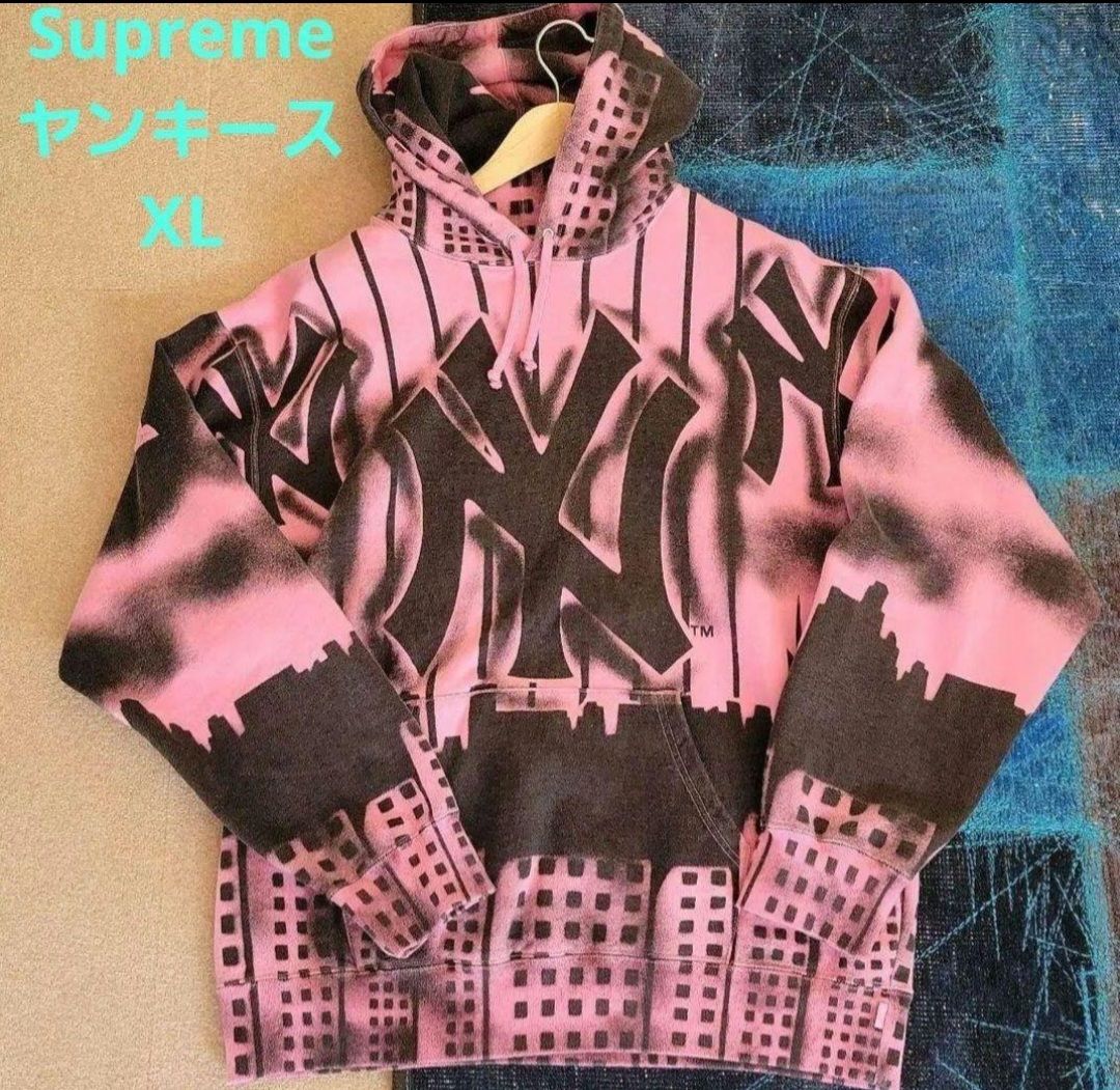 Supreme New York YankeesTM Airbrush Hooded Sweatshirt "Pink"
