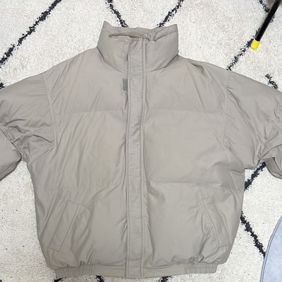 FEAR OF GOD ESSENTIALS Puffer Jacket "Taupe"