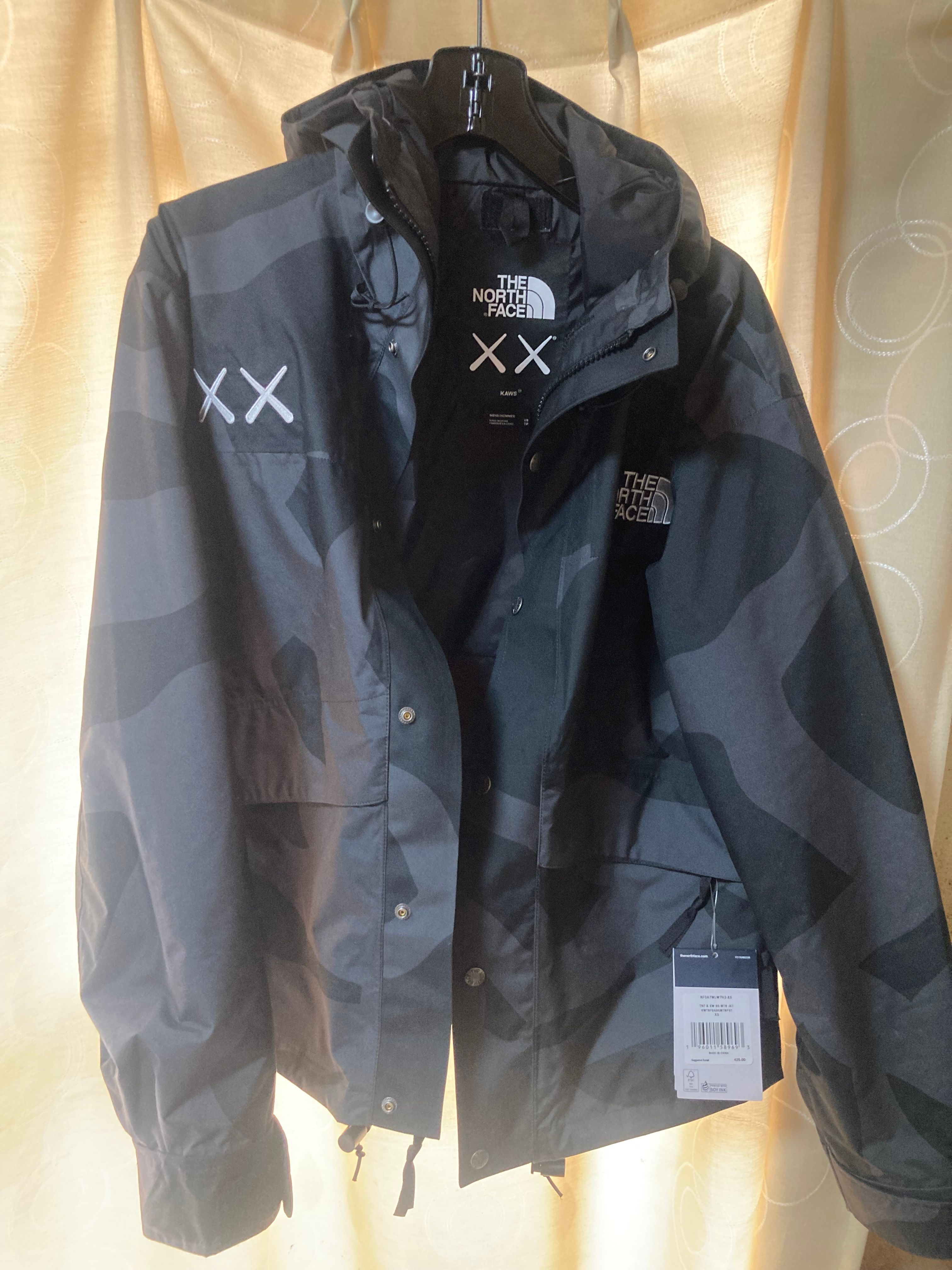 The North Face Kaws Retro 1986 Mountain Jacket "Black"