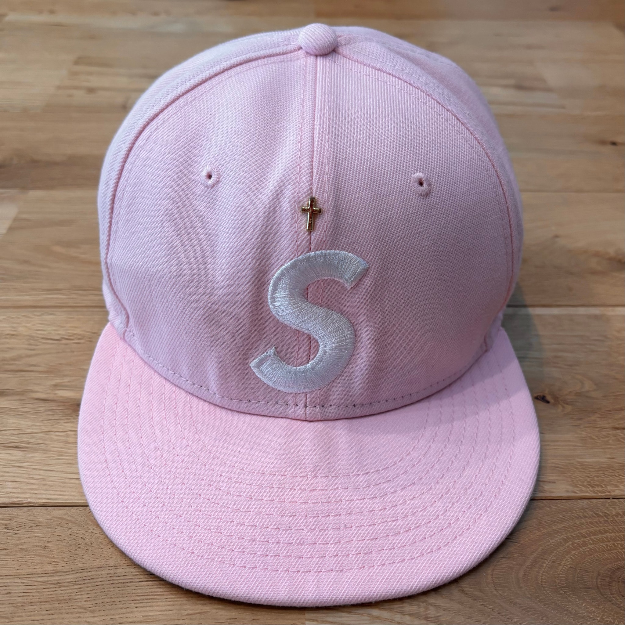 Supreme Gold Cross S Logo New Era "Pink"