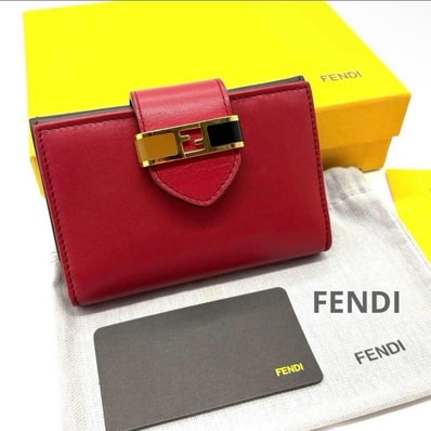 フェンディ 8M0289 レザー 二つ折り カードケース 赤×ブラウン 正規品 FENDI 付属品完備 ブランド ゴールド金具 美品 人気モデル ギフト