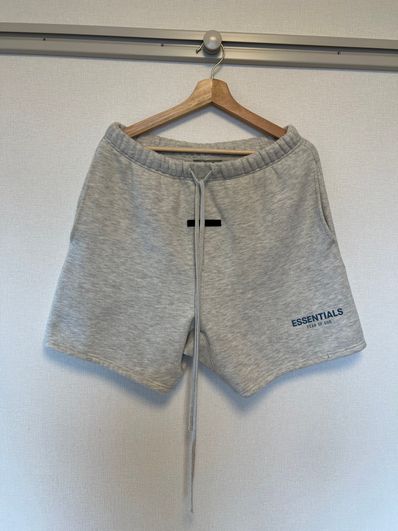 FEAR OF GOD ESSENTIALS ショート パンツ オートミール