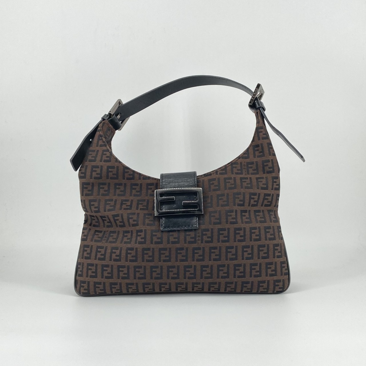 FENDI(フェンディ) ズッカ バゲット キャンバス×レザー シルバー金具 265690 ショルダーバッグ ブラウン