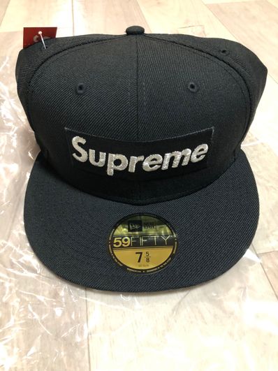 Supreme $1M Metallic Box Logo New Era® "Black"