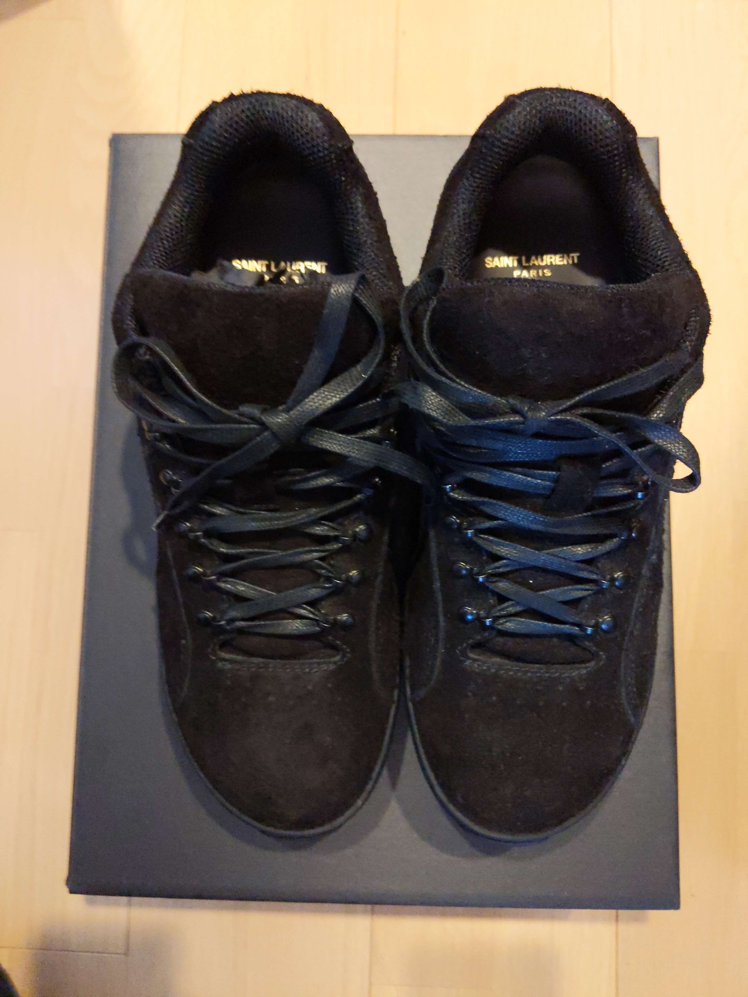 JUMP LOW TOP SNEAKER