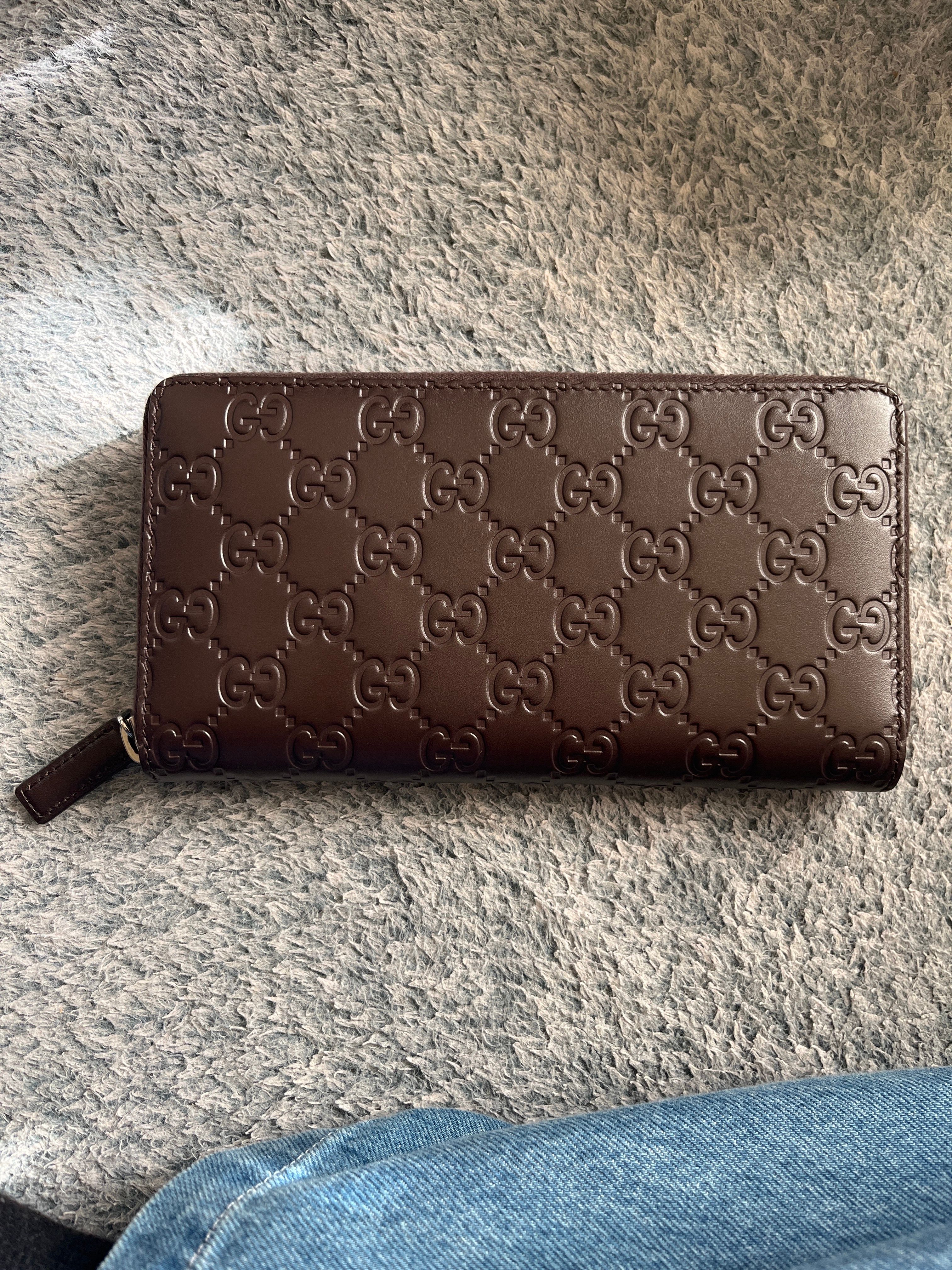 GUCCI Signature Avel Zip Around Wallet "Brown"