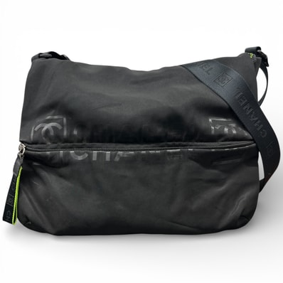 CHANEL 希少 シャネル スポーツライン ココマーク ロゴ ショルダーバッグ 9番台シリアル ナイロン ブラック ネオンイエロー メッセンジャーバッグ クロスボディ ヴィンテージ アンティーク ダブルココマーク Bランク 鑑定済 中古 シャネルバッグ