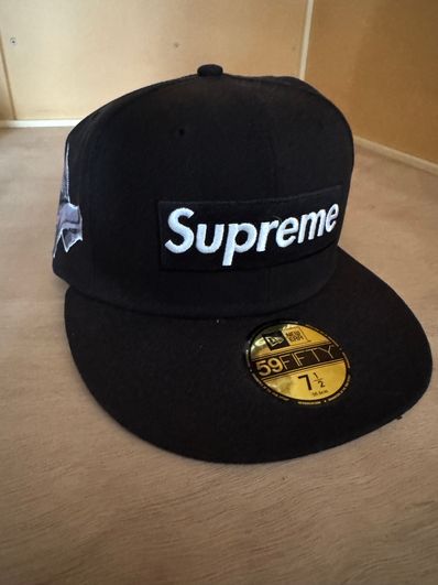 Supreme Money Box Logo New Era "Black"