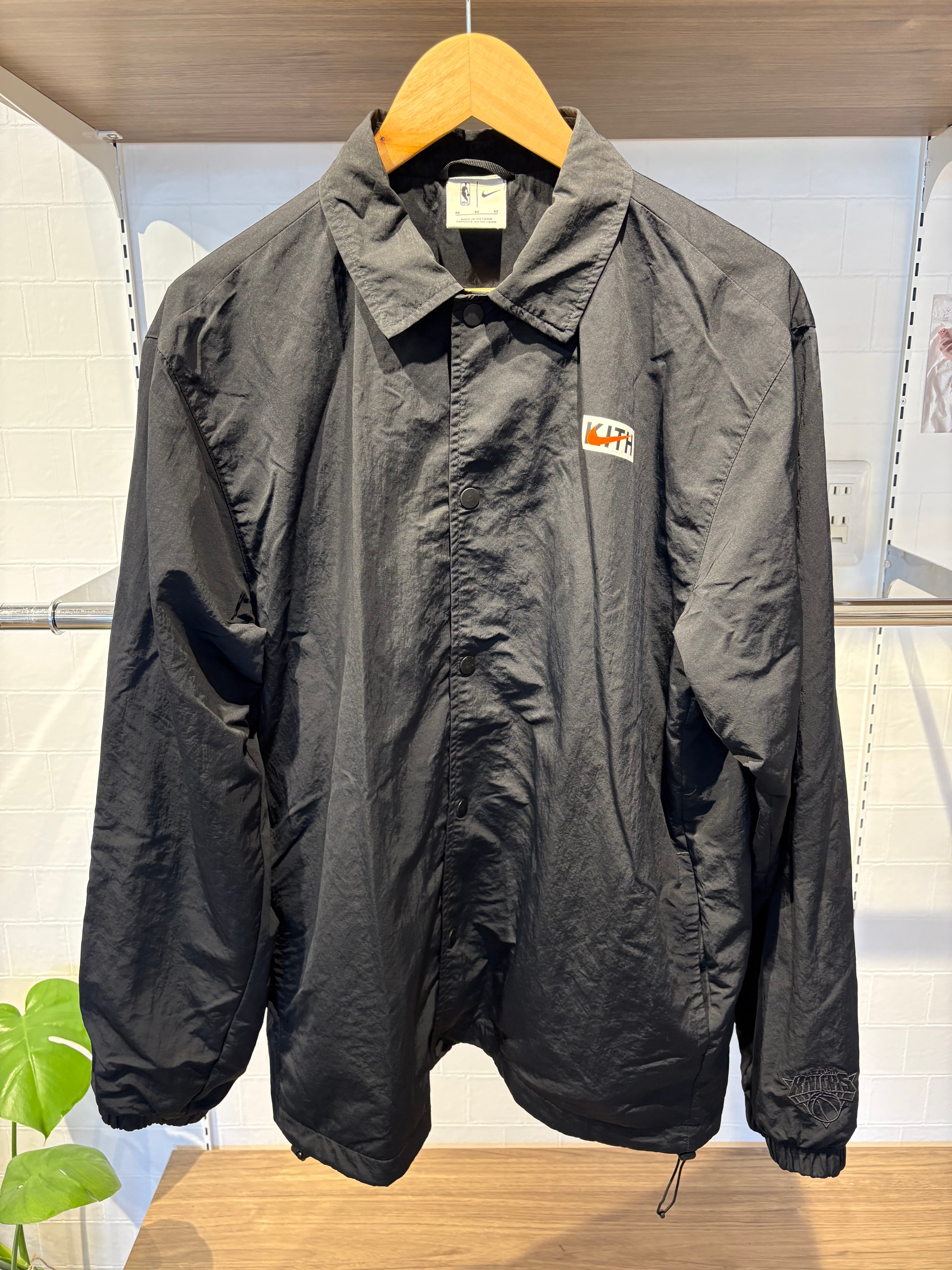 Kith x Nike x New York Knicks Coaches Jacket "Black"