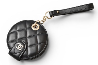シャネル CHANEL VIP限定 ノベルティ ネームタグ マトラッセ ラウンド 黒 ラムスキン ストラップ付 ゴールド金具【中古】