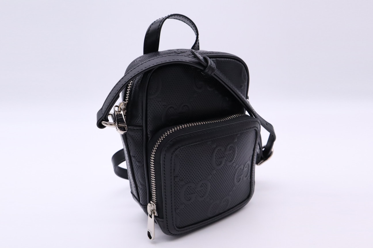 極美品 GUCCI グッチ GGエンボス レザー ショルダーバッグ 658553 2wayショルダーバッグ ブラック レザー レディース