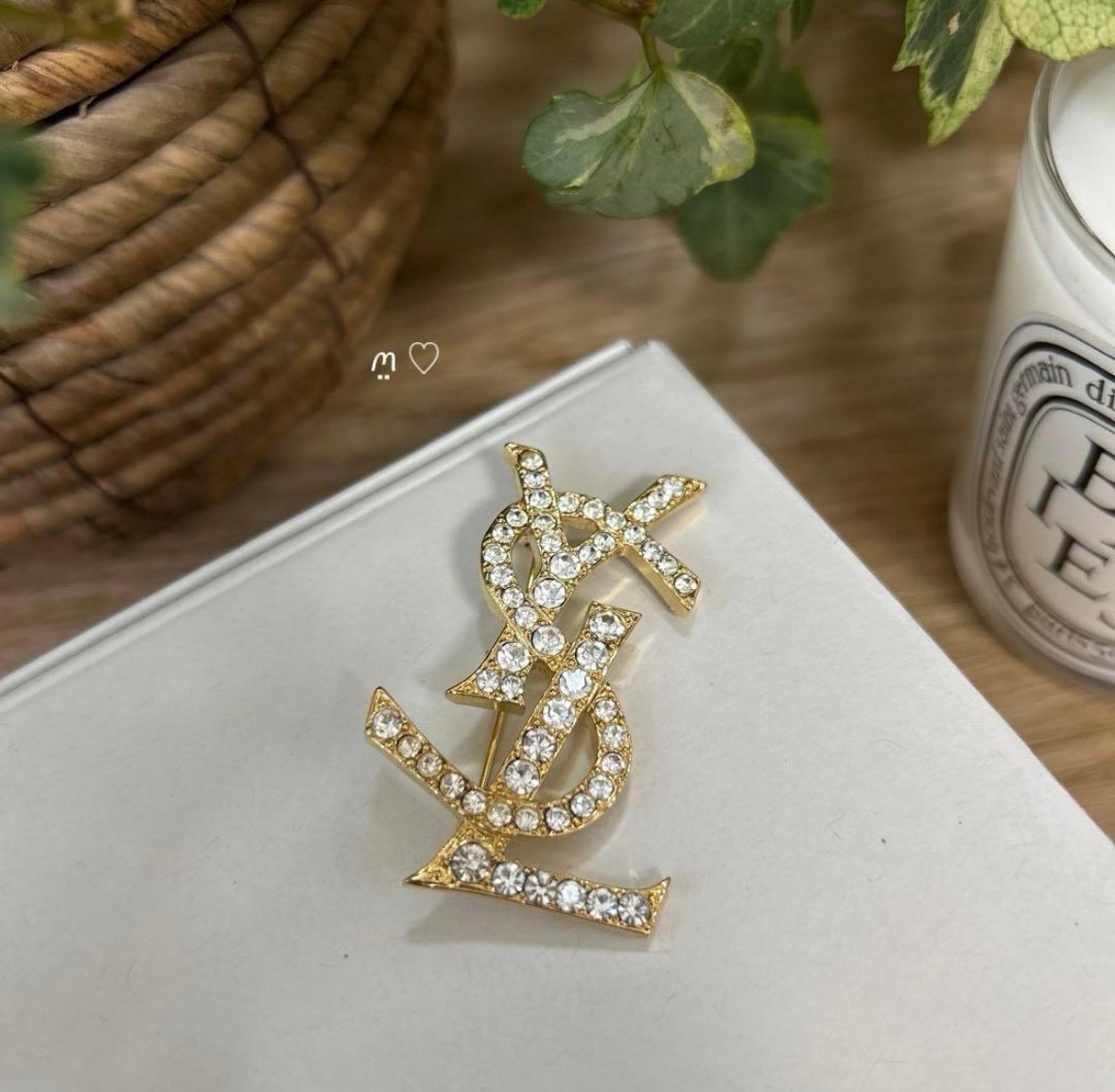 目立った傷や汚れなし】イヴサンローラン YSLロゴ ラインストーン