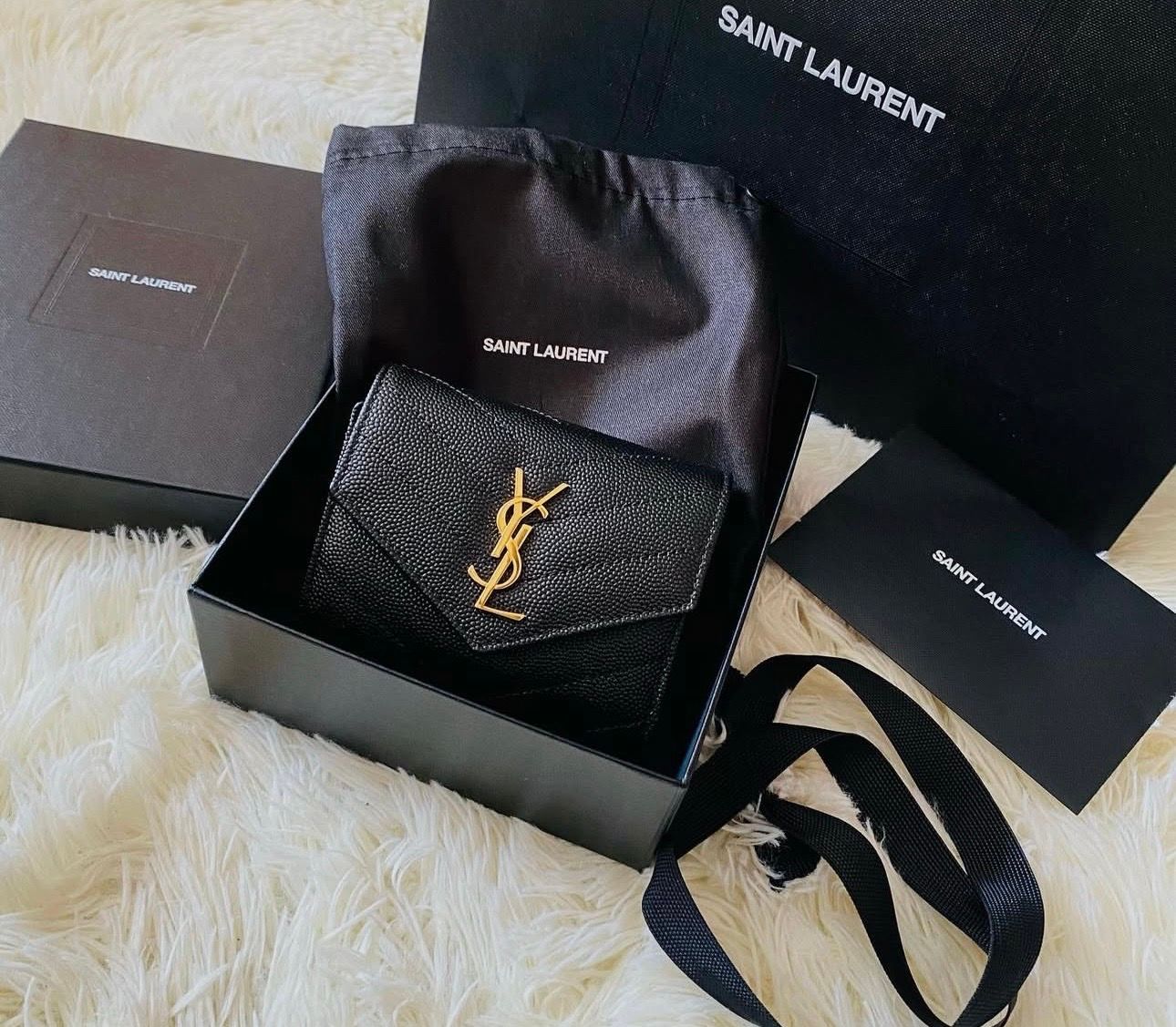 Saint Laurent サンローランモノグラム コンパクト 
