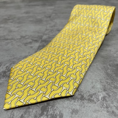 【HERMES】エルメス ホースビット 馬具モチーフ チェーン柄 総柄 ネクタイ イエロー 黄 シルク100% フランス製 メンズ ビジネス フォーマル