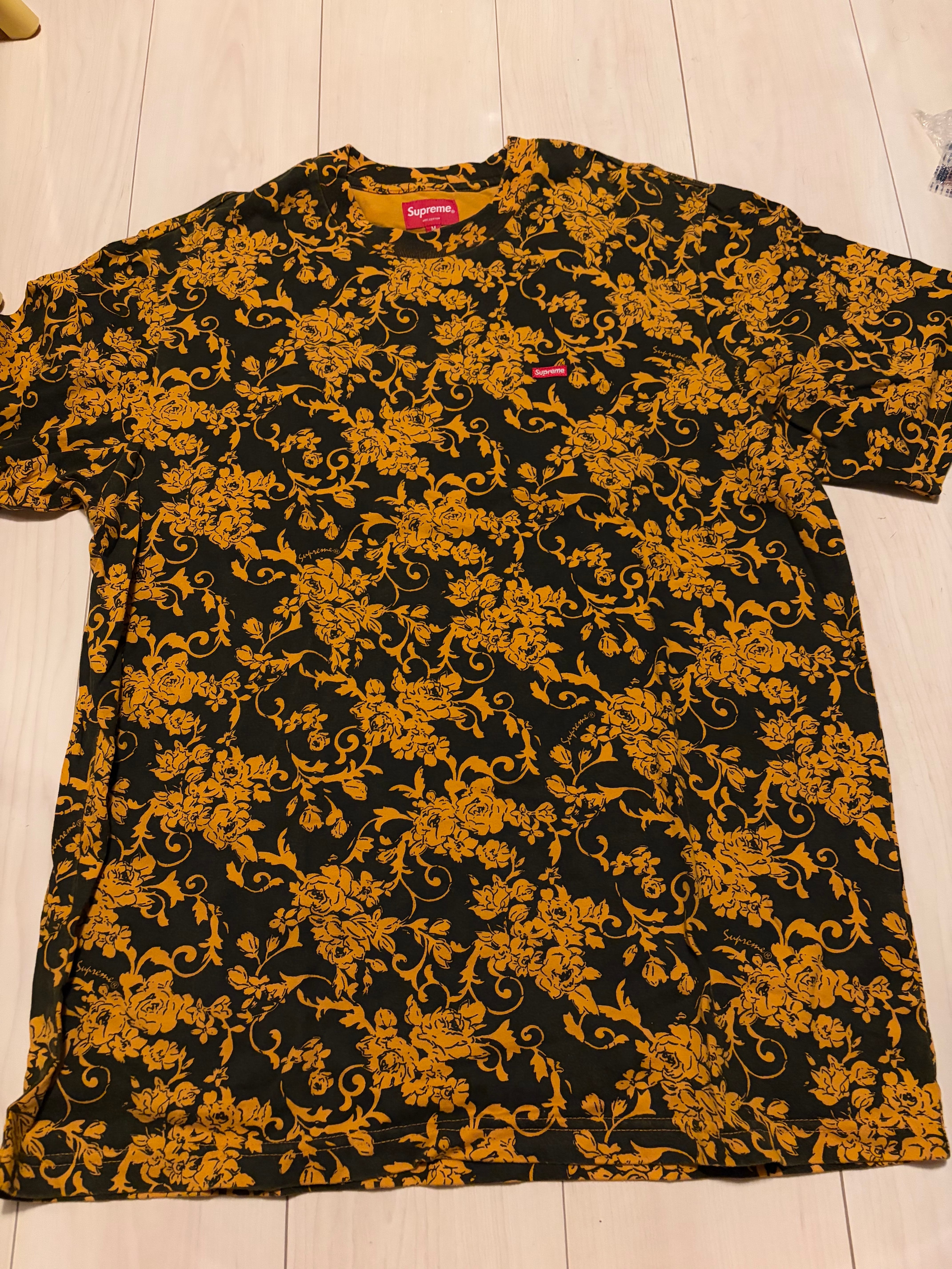 Supreme Small Box Tee 1 "Black Floral"(20SS)