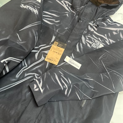 Supreme x The North Face Trompe Loeil Printed Taped Seam Shell Jacket "Black"