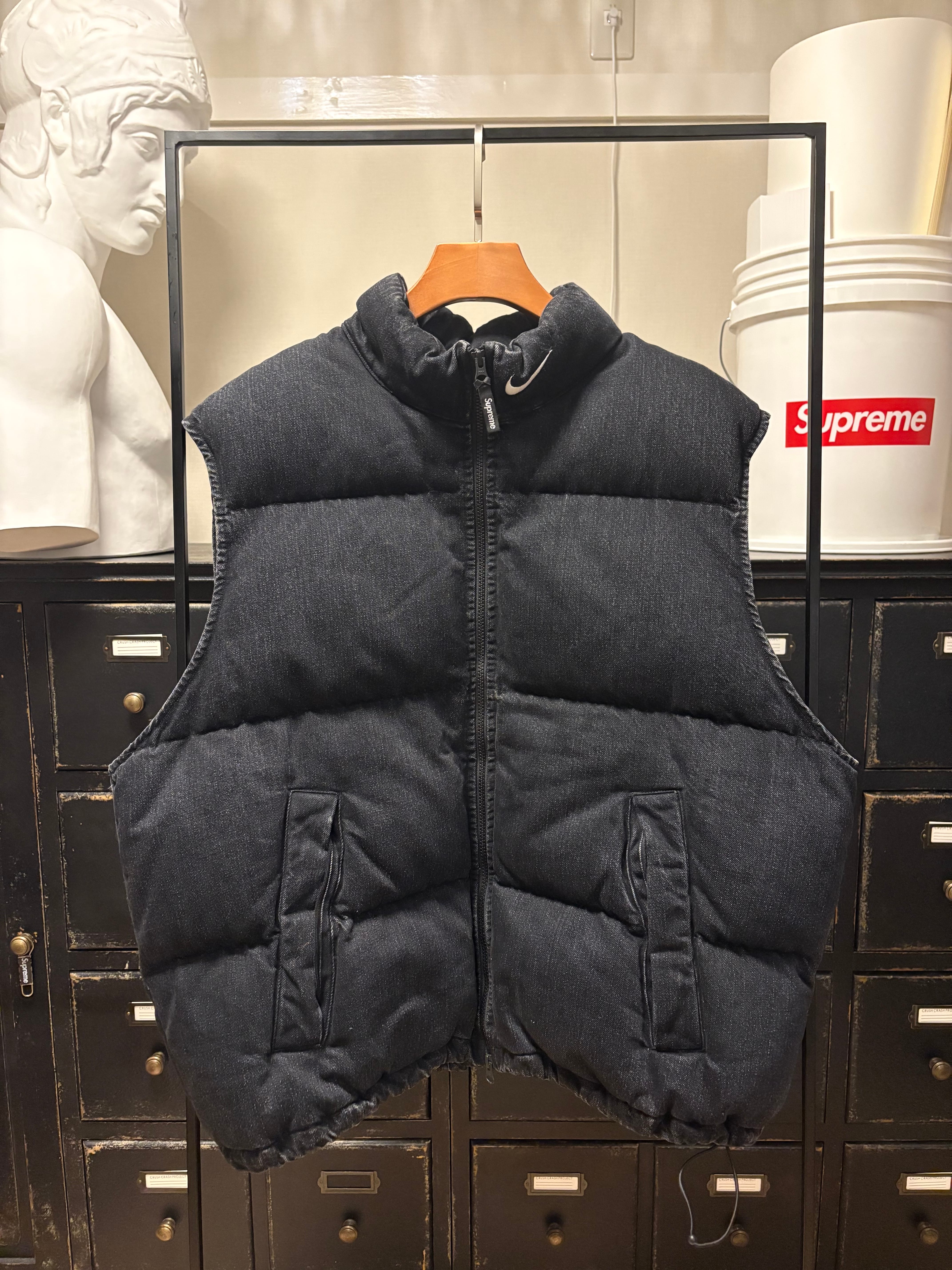 Supreme x Nike Denim Puffer Vest "Black"