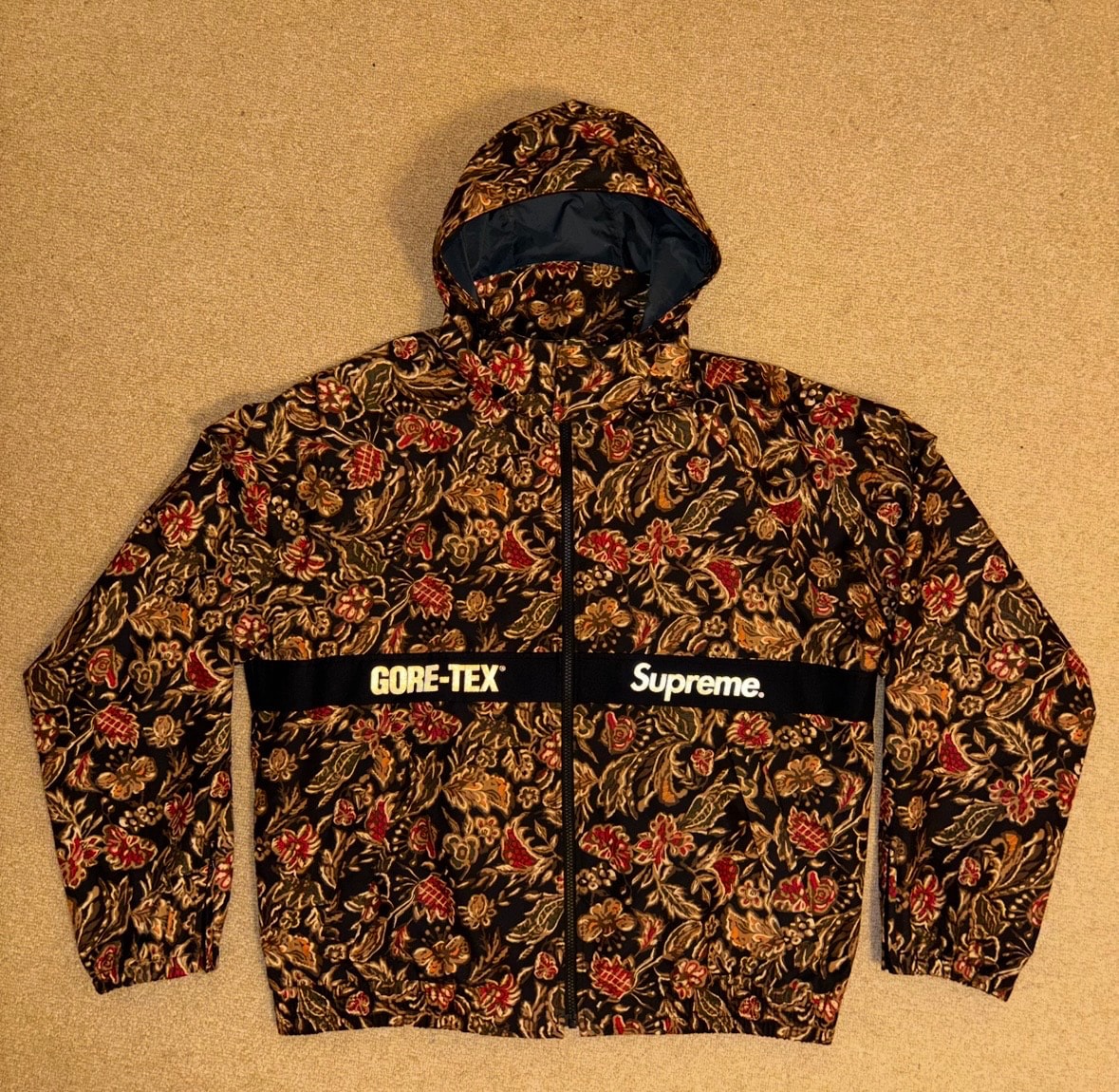 Supreme GORE-TEX Court Jacket "Flower"