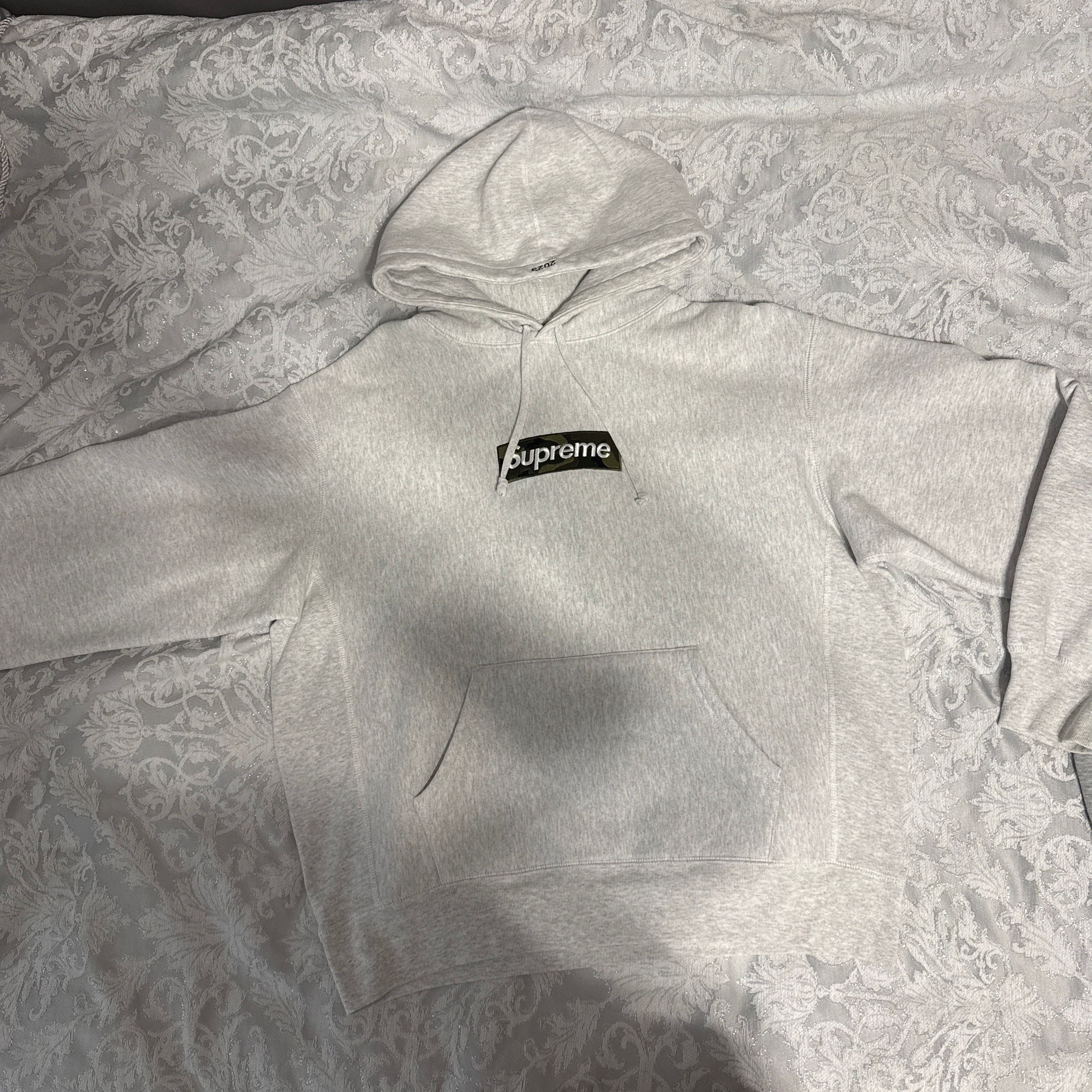 シュプリーム ボックス ロゴ フーディー スウェットシャツ "アッシュ グレー" (23FW)
