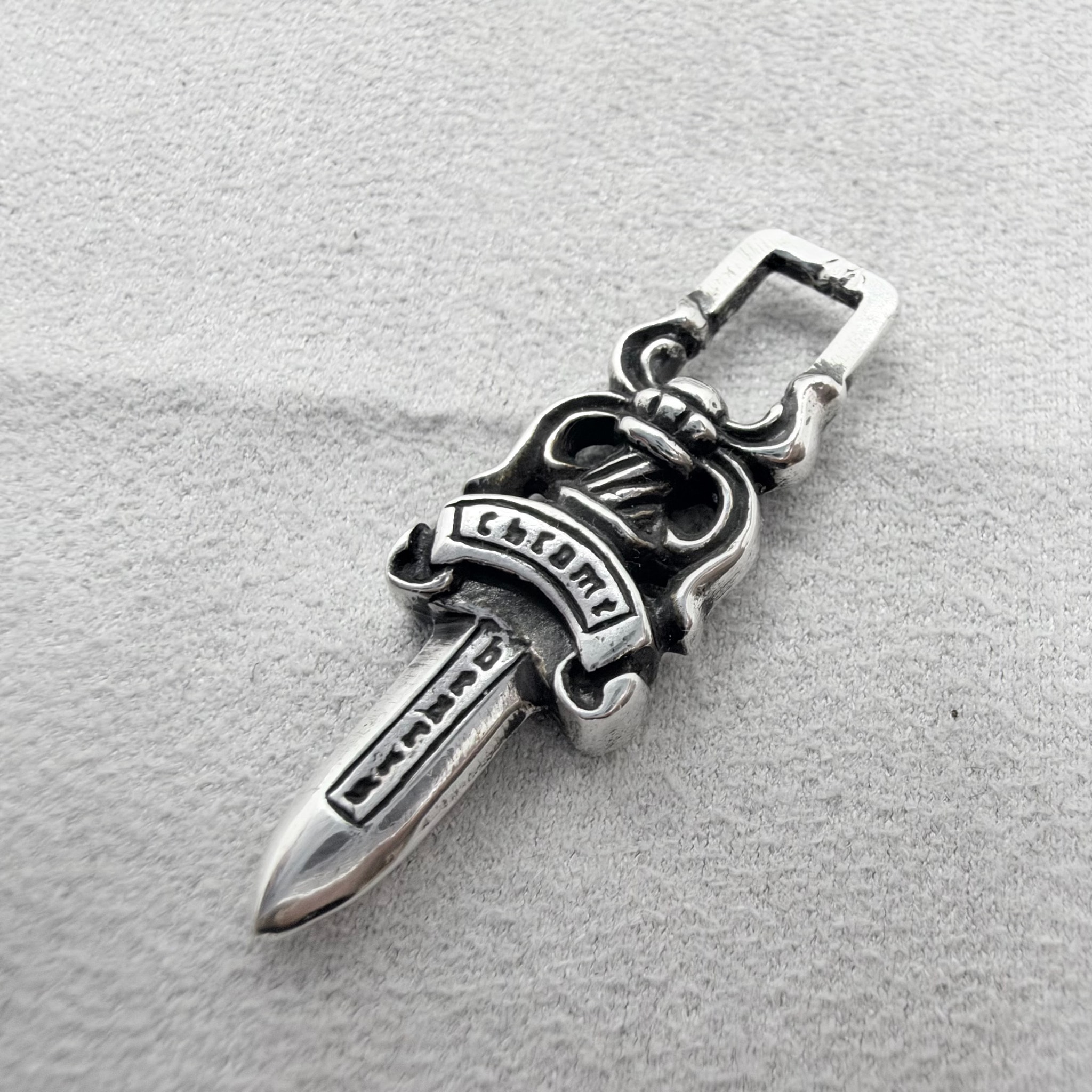 Chrome Hearts #5 Dagger Charm Zip 1 "Silver"