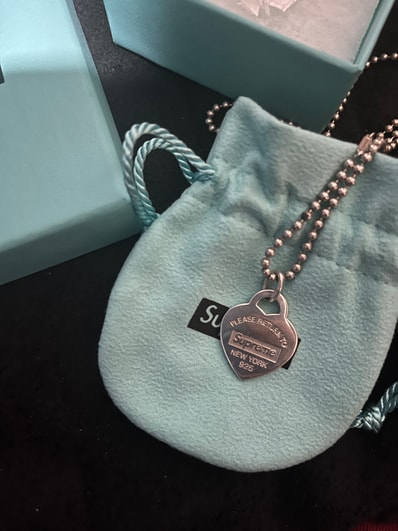 Supreme / Tiffany & Co. Return to Tiffany Heart Tag Pendant "Silver"