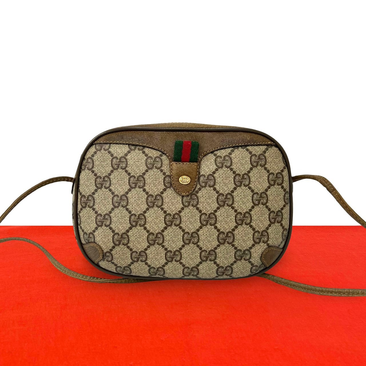 B (目立った傷や汚れなし)】GUCCI グッチ シェリーライン GG ロゴ 金具