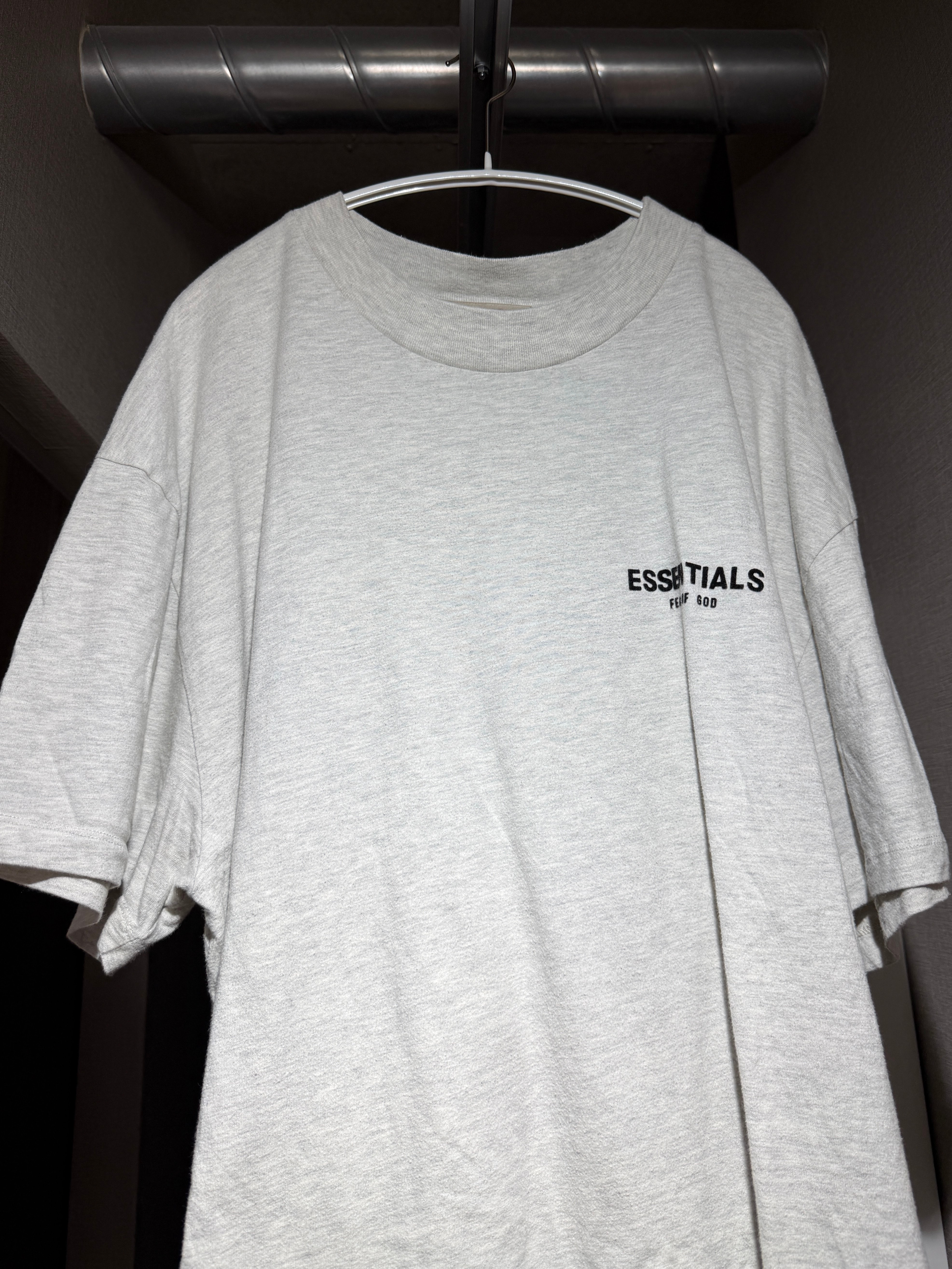 FEAR OF GOD ESSENTIALS Tee "Light Oatmeal"