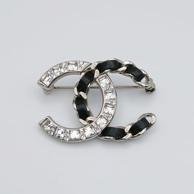 CHANEL シャネル ココマーク ブローチ B18K ラインストーン 編み込み ブローチ メタル ラムスキン シルバー ブラック レディース【中古】