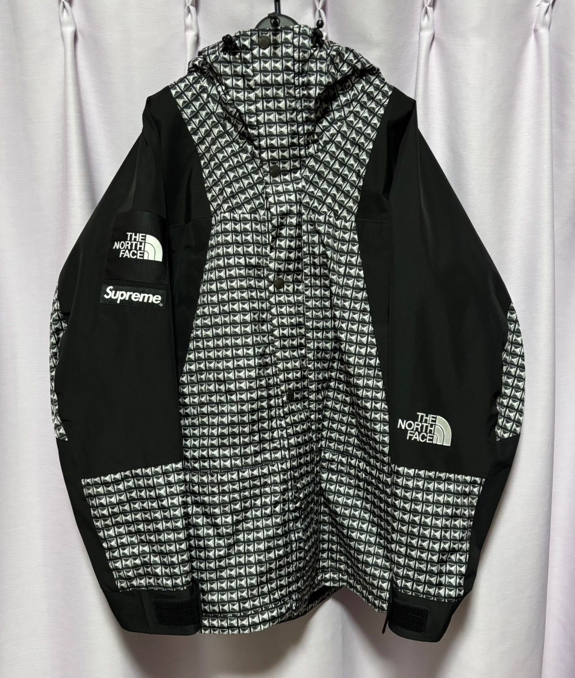Supreme x The North Face Studded Mountain Light Jacket "Black"