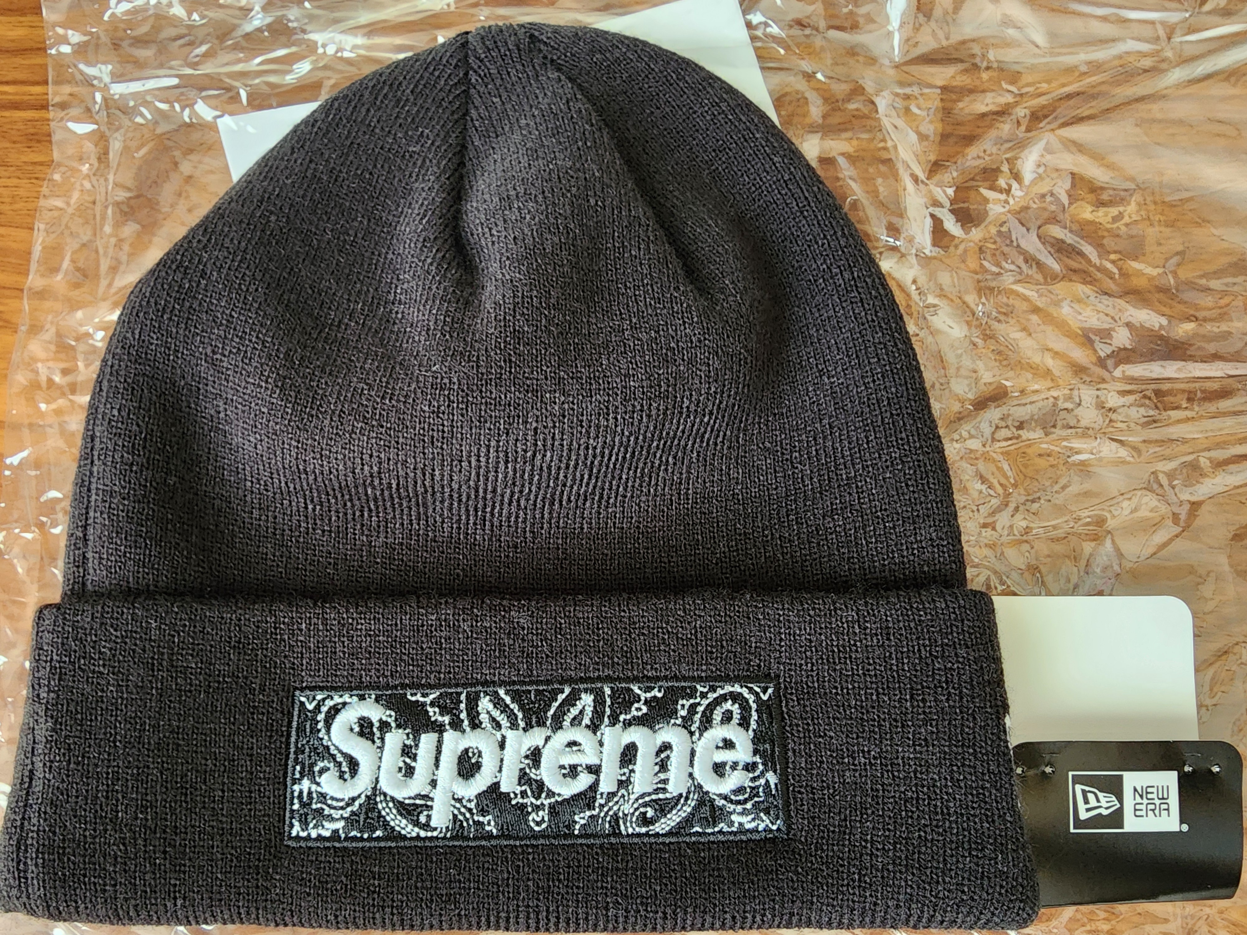 Supreme New Era® Box Logo Beanie "Black"