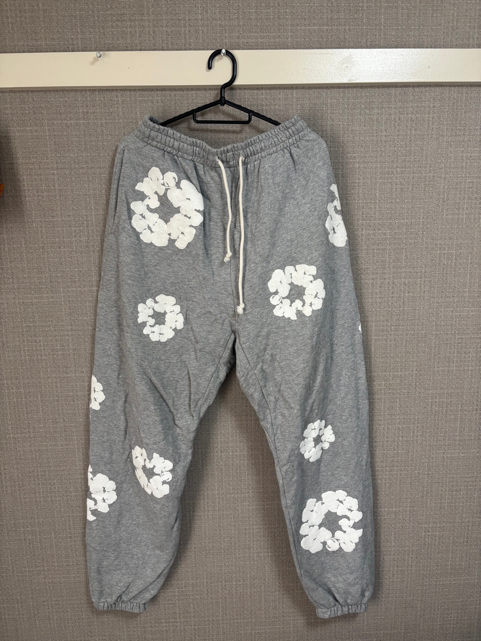 DENIM TEARS Cotton Wreath Sweatpants "Grey"