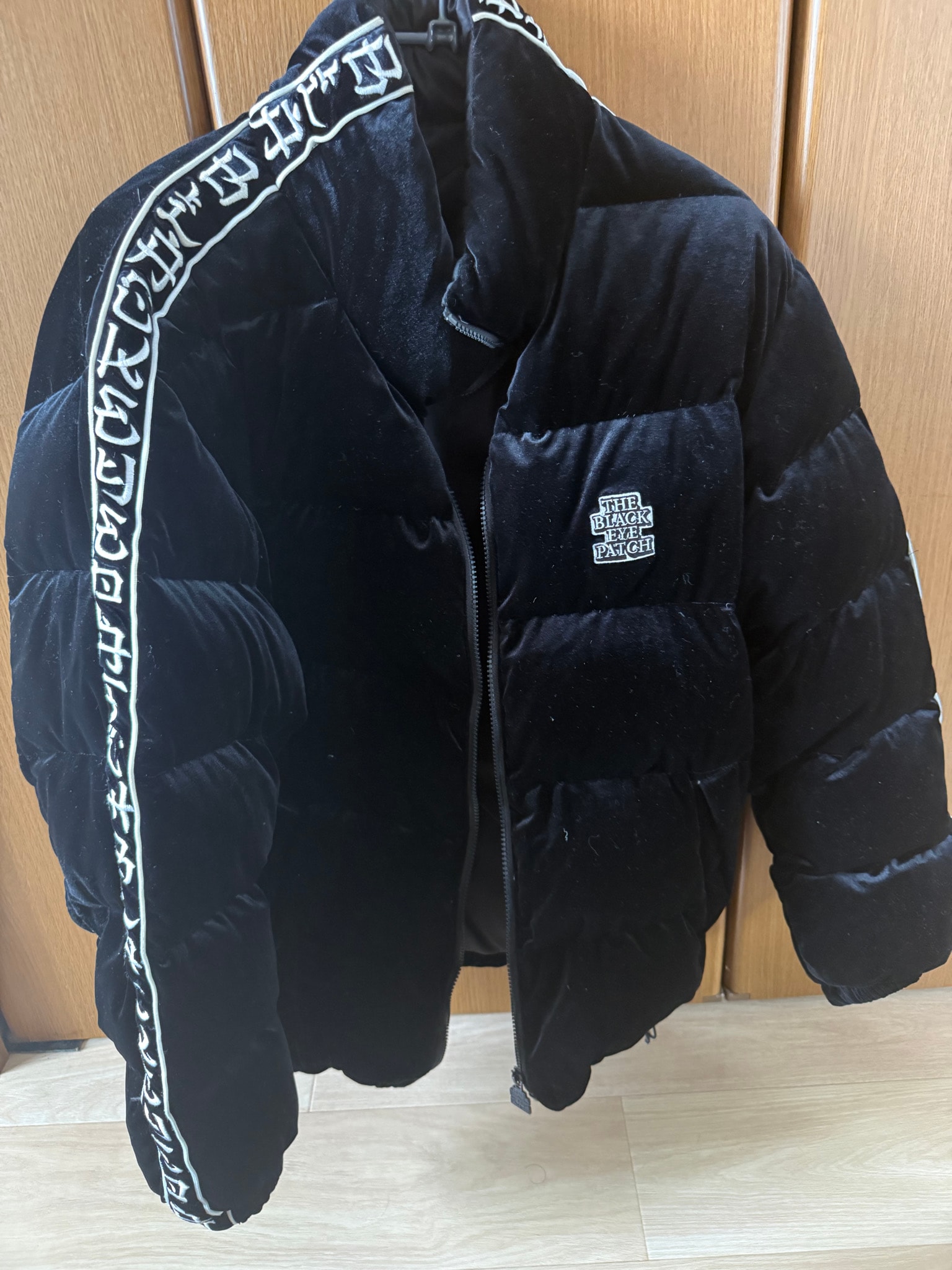 Blackeyepatch Kanji Taped Velour Puffer Jacket "Black"