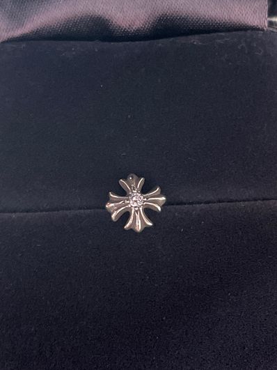 クロムハーツ プラススタッドwithダイヤモンド