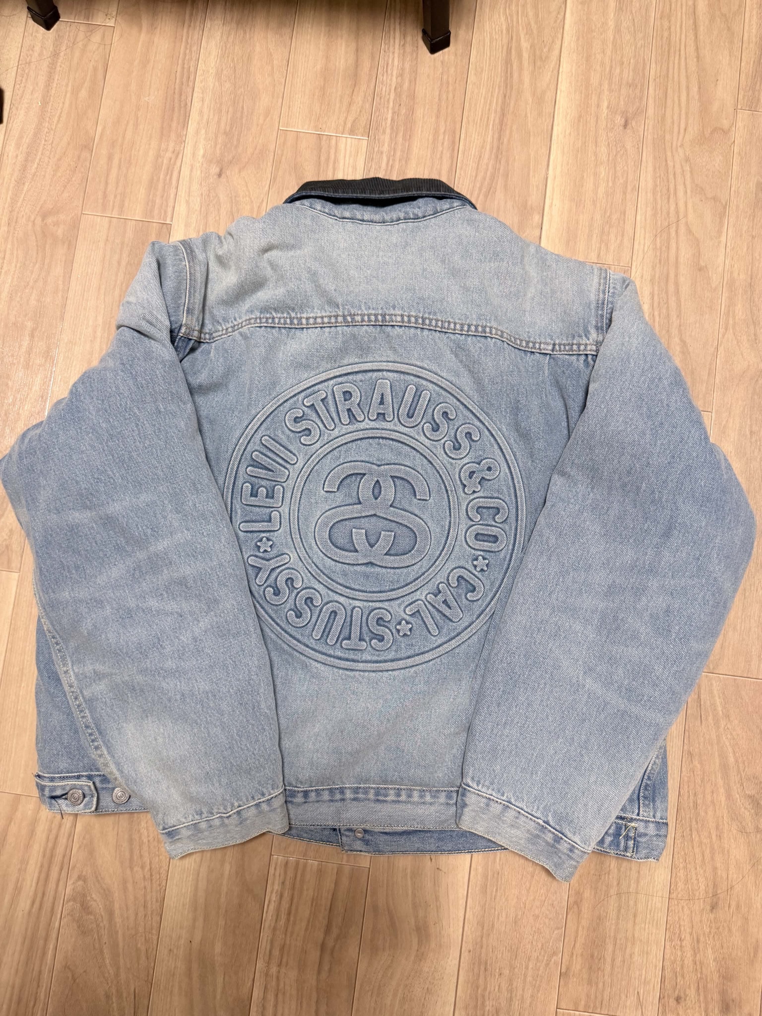 Stussy × Levi's Embossed Trucker "Denim" A5215-0000