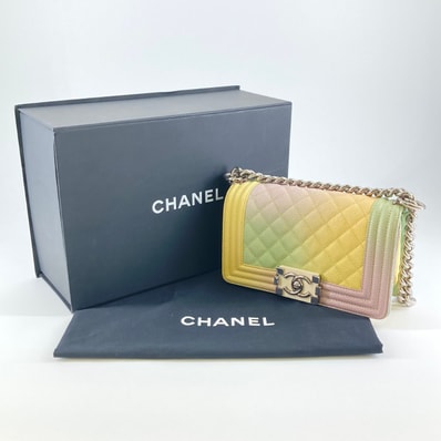 CHANEL(シャネル) ボーイ シャネル20 25番台 A67085 ショルダーバッグ レインボー
