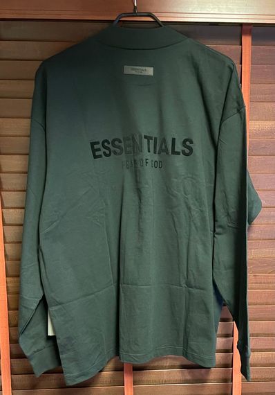 FEAR OF GOD ESSENTIALS BLACK ESS LOGO LS TEE "Stretch Limo"