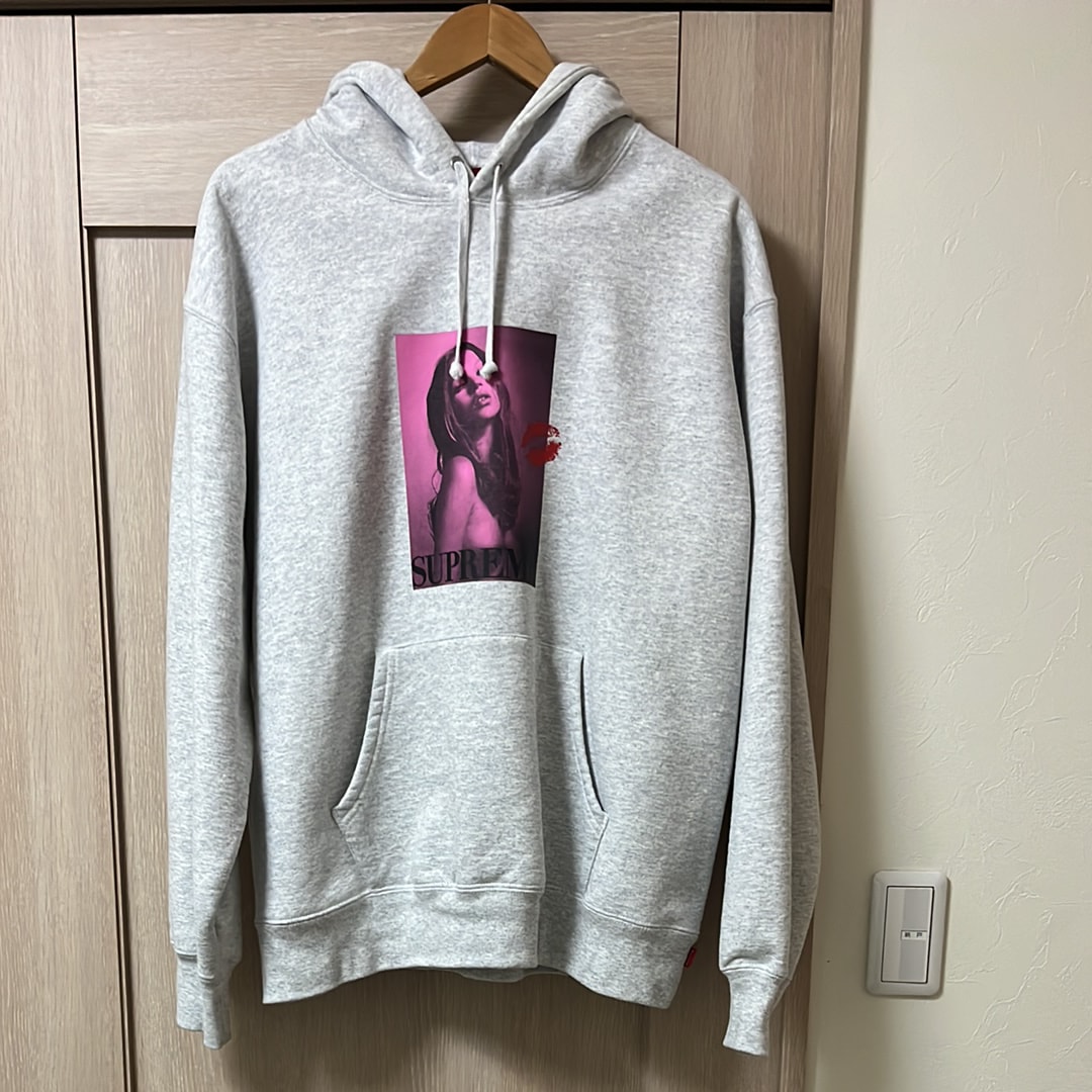 シュプリーム ケイトモス フーディー スウェットシャツ "アッシュ グレー"