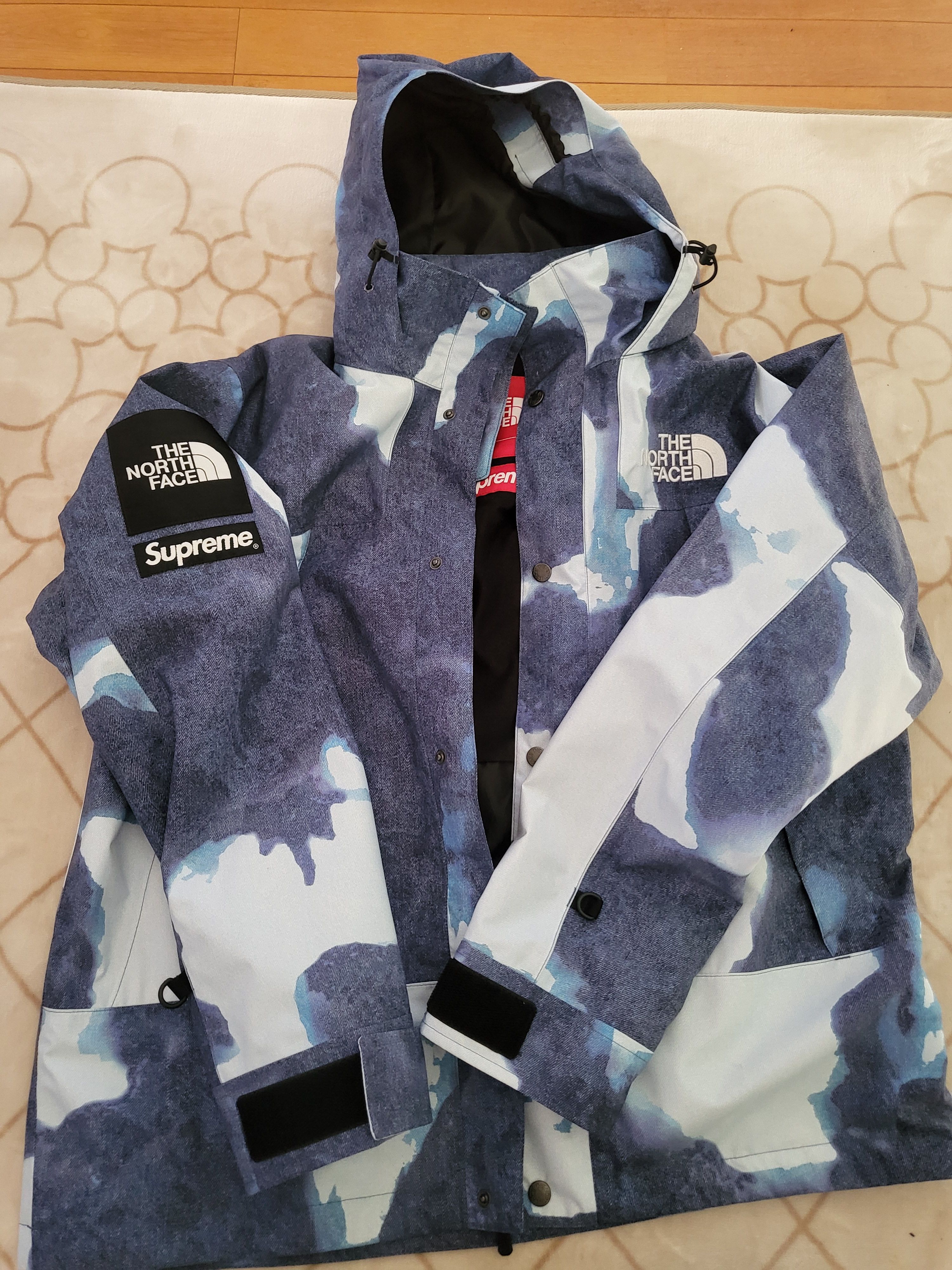 Supreme x The North Face Bleached Denim Print Mountain Jacket "Indigo"