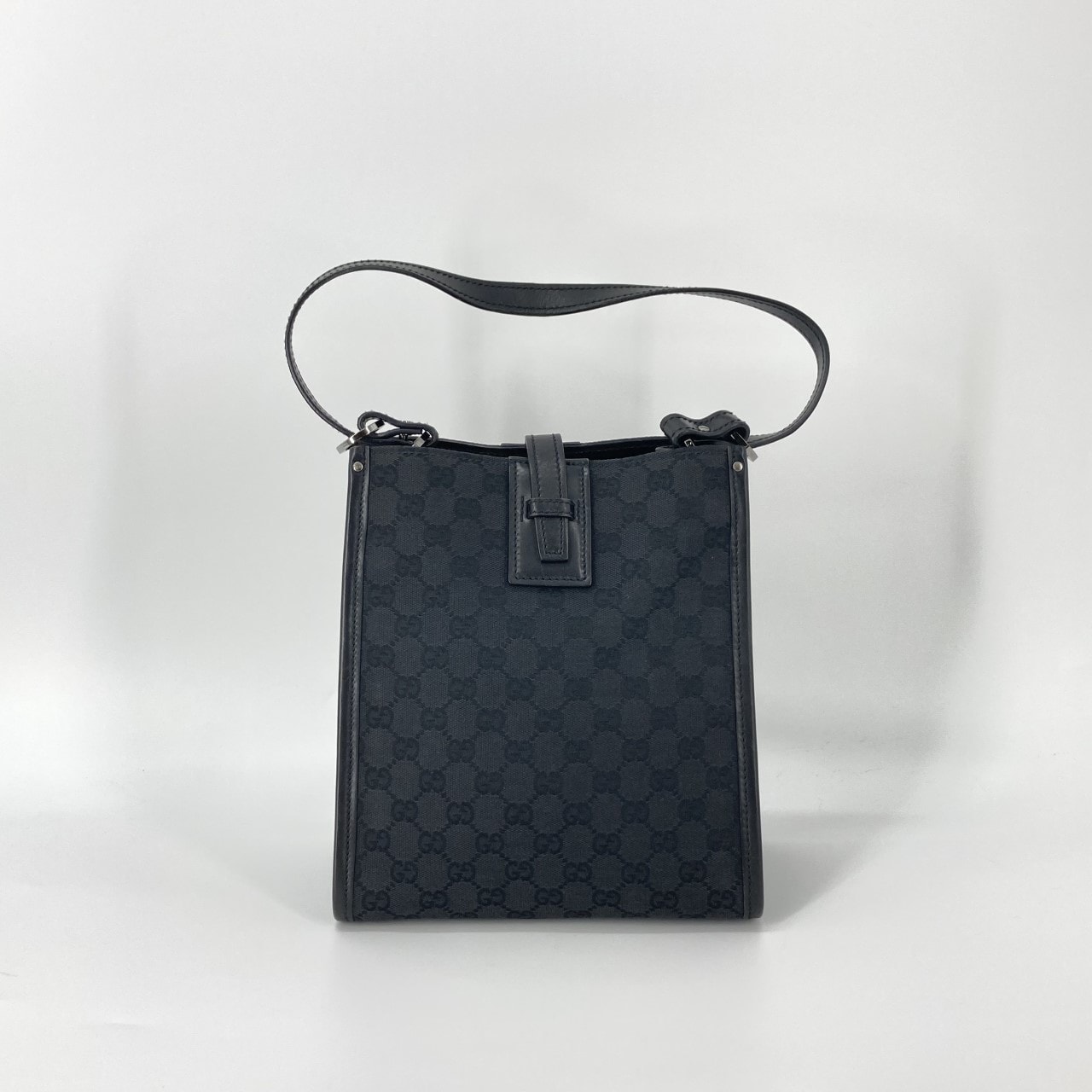 GUCCI(グッチ) GGキャンバス スクエア型 110292 ショルダーバッグ ブラック