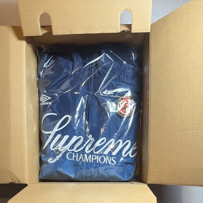 Supreme x Umbro Gradient Track Jacket "Navy"