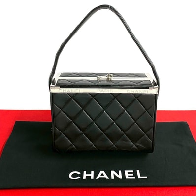 CHANEL シャネル 観音 バニティ ラムスキン ハンドバッグ ブラック
63214