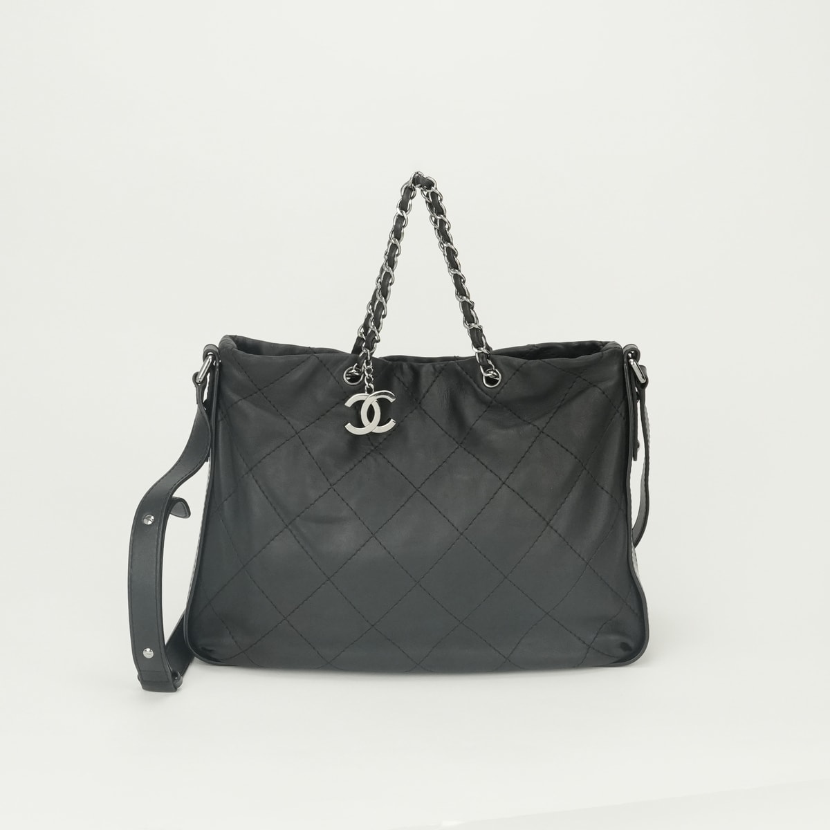 シャネル CHANEL マトラッセ バッグ トートバッグ ショルダーバッグ カーフスキン ブラック Black 黒 シルバー金具 ココマーク 2way ダブルチェーン Wチェーン