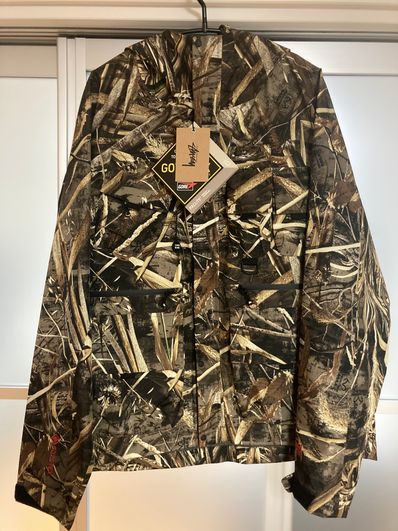 Stussy x GORE-TEX® Wading Shell Solid Jacket "Leaves"