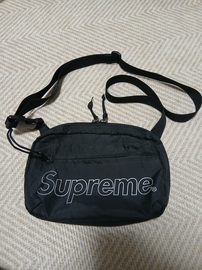 Supreme 18FW Shoulder Bag "Black"