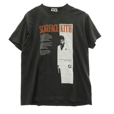 KITH キス Tシャツ 25AW KHM034171 × Scarface スカーフェイス Film Poster Tee ヴィンテージ加工 フィルム ポスター プリント Tシャツ 半袖カットソー ブラック系 M【中古】