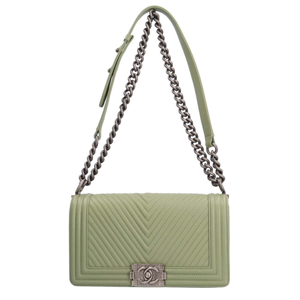シャネル ボーイシャネル Vステッチ ショルダーバッグ ラムスキン グリーン レディース CHANEL 中古 シャネル