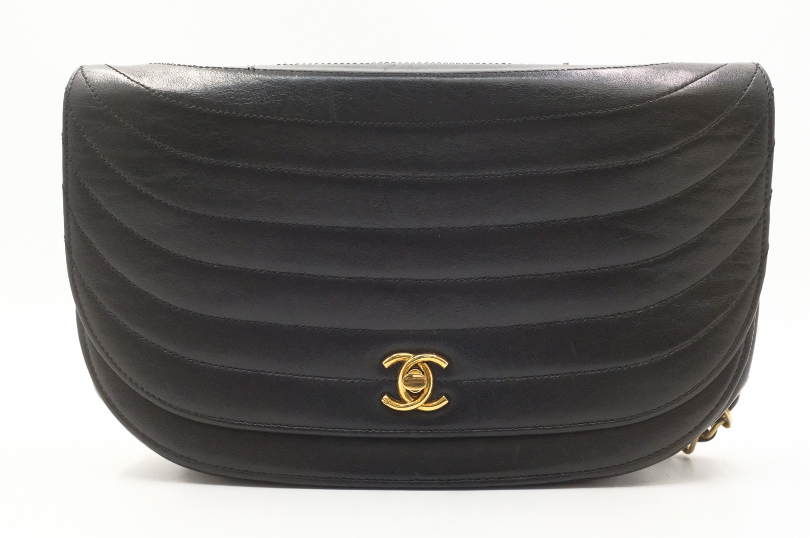 シャネル ヴィンテージ ハーフムーン ショルダーバッグ ブラック