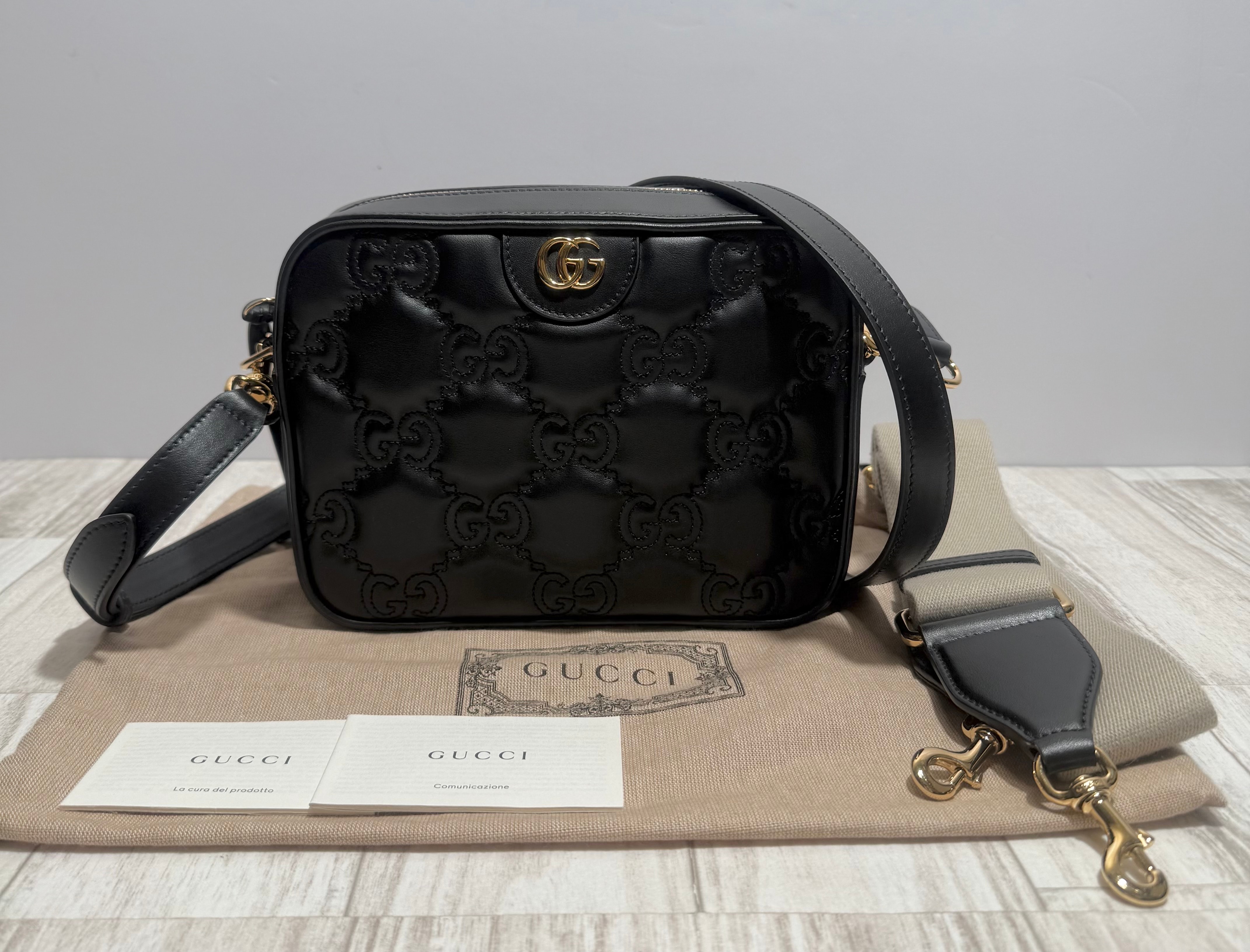 【定価280,500円/未使用/国内正規品】GUCCI グッチ GGマトラッセブラックレザースモールショルダーバッグ
